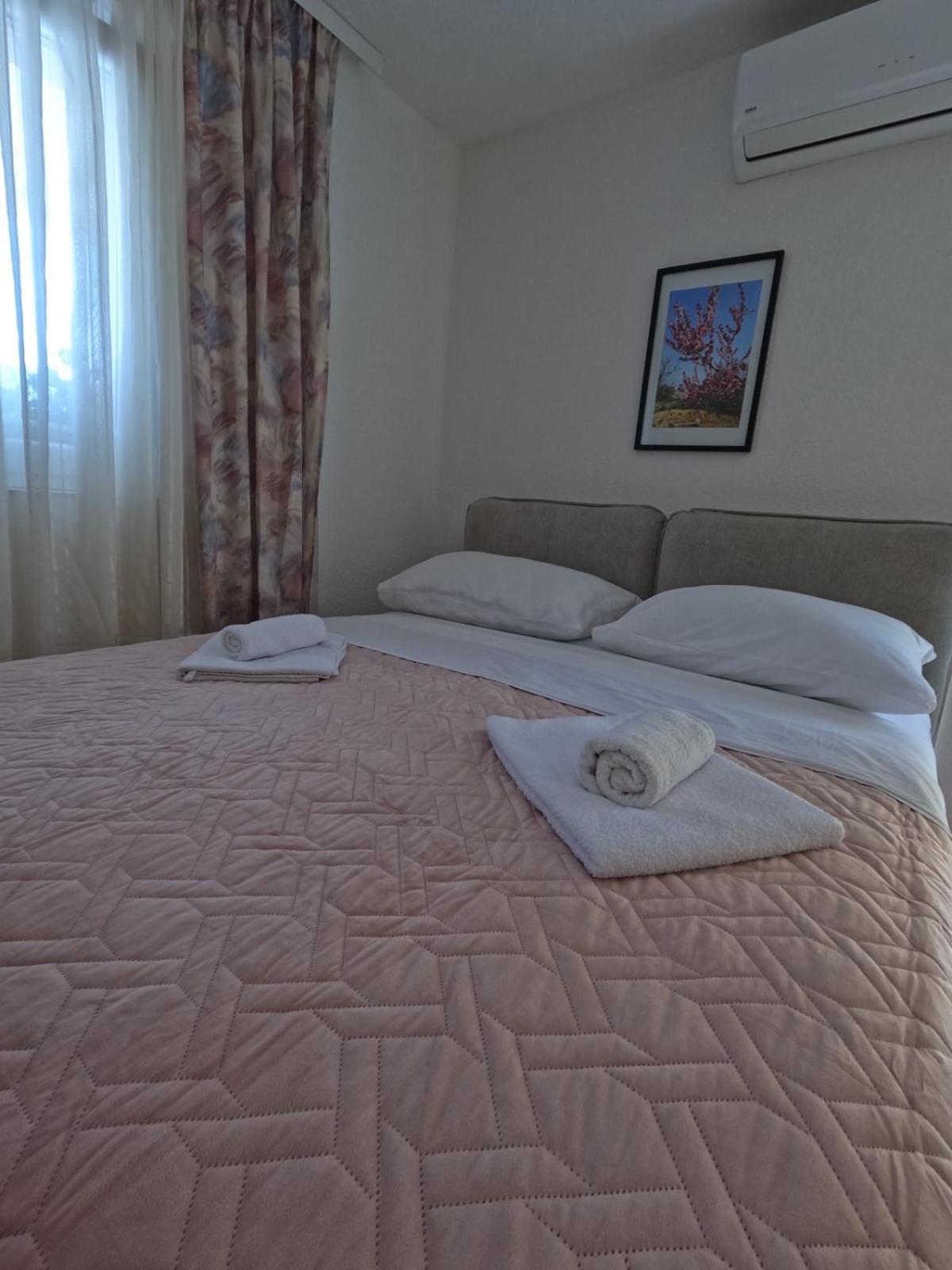 Apartmani Lena シベニク エクステリア 写真